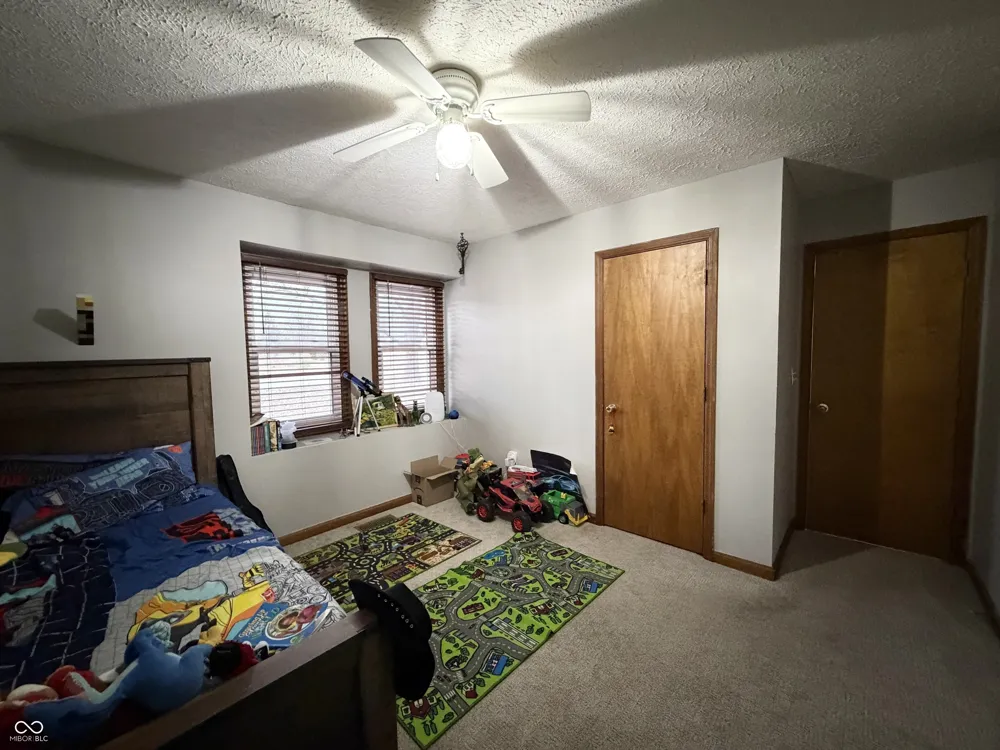 825 W Krislynn Woods Avenue West Terre Haute, IN 47885
