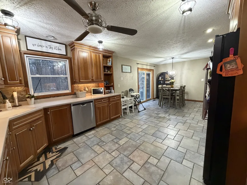 825 W Krislynn Woods Avenue West Terre Haute, IN 47885