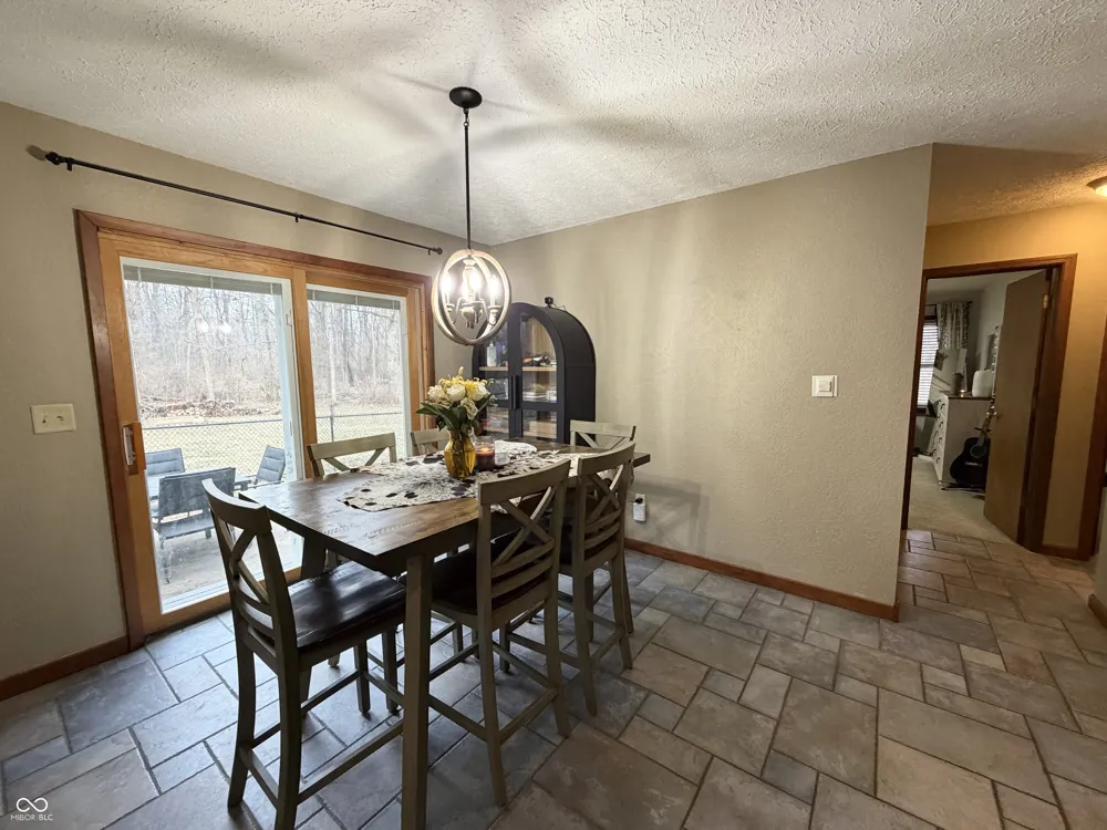 825 W Krislynn Woods Avenue West Terre Haute, IN 47885