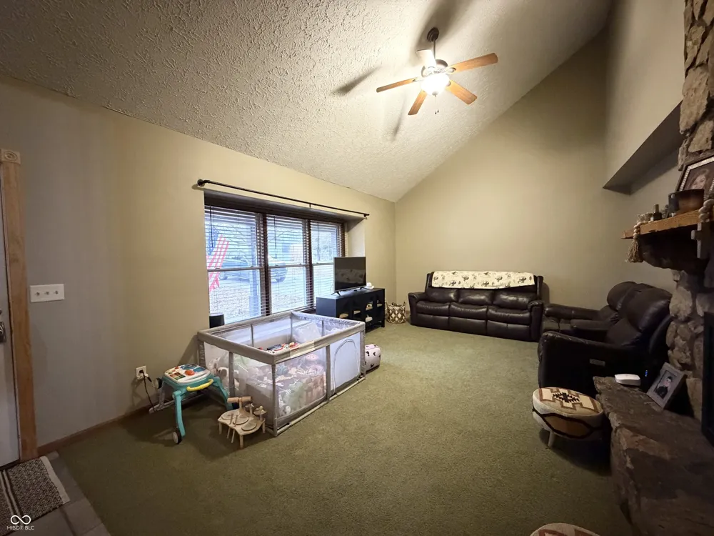 825 W Krislynn Woods Avenue West Terre Haute, IN 47885
