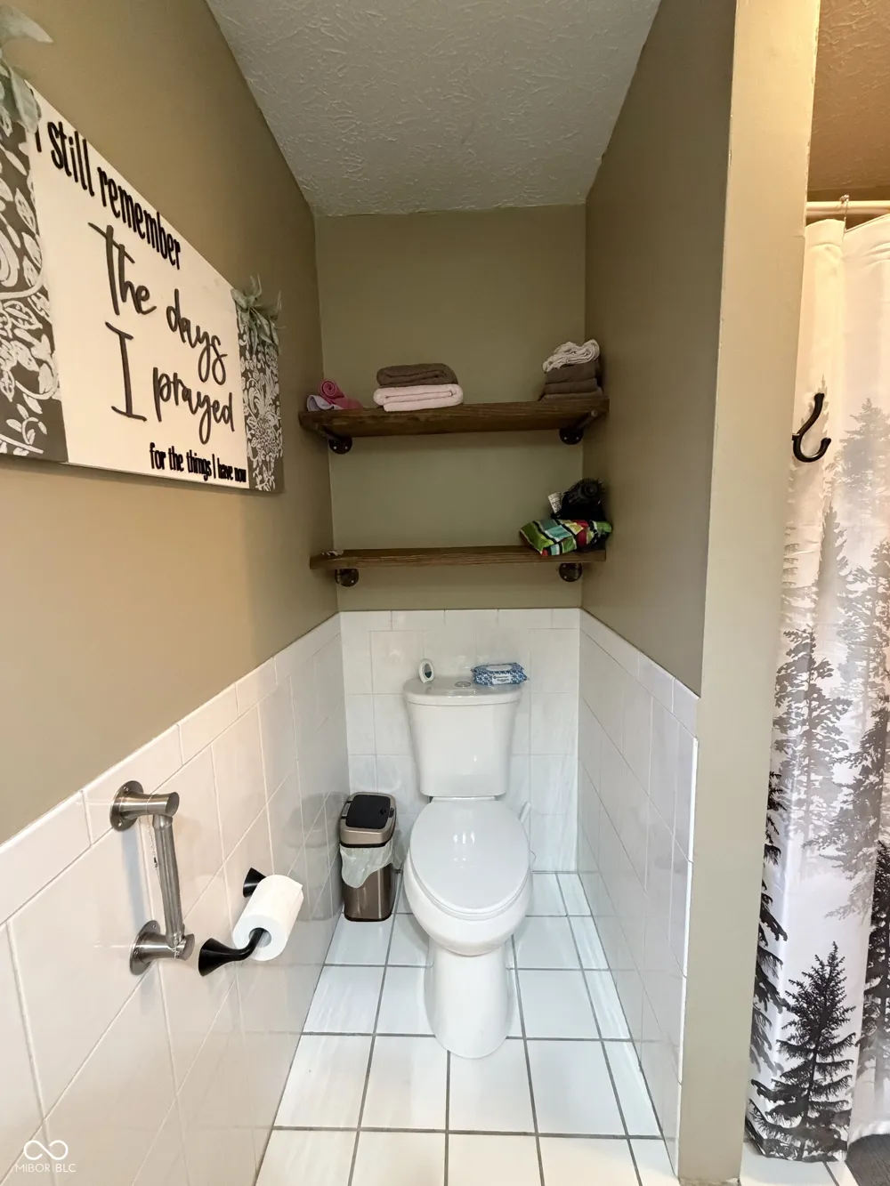 825 W Krislynn Woods Avenue West Terre Haute, IN 47885
