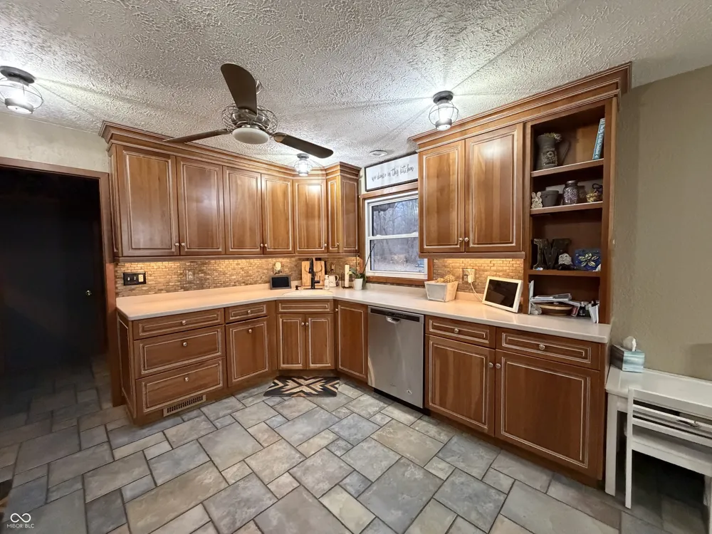 825 W Krislynn Woods Avenue West Terre Haute, IN 47885