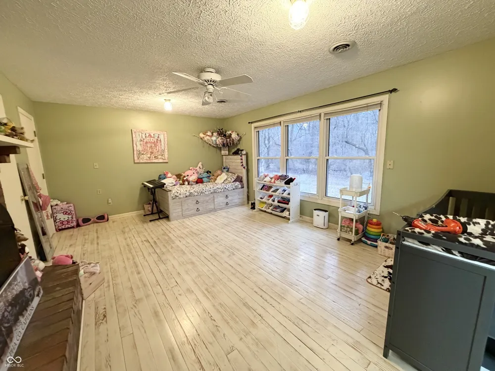 825 W Krislynn Woods Avenue West Terre Haute, IN 47885