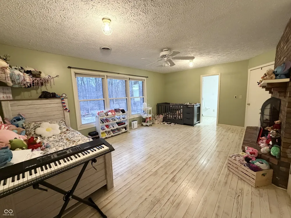 825 W Krislynn Woods Avenue West Terre Haute, IN 47885