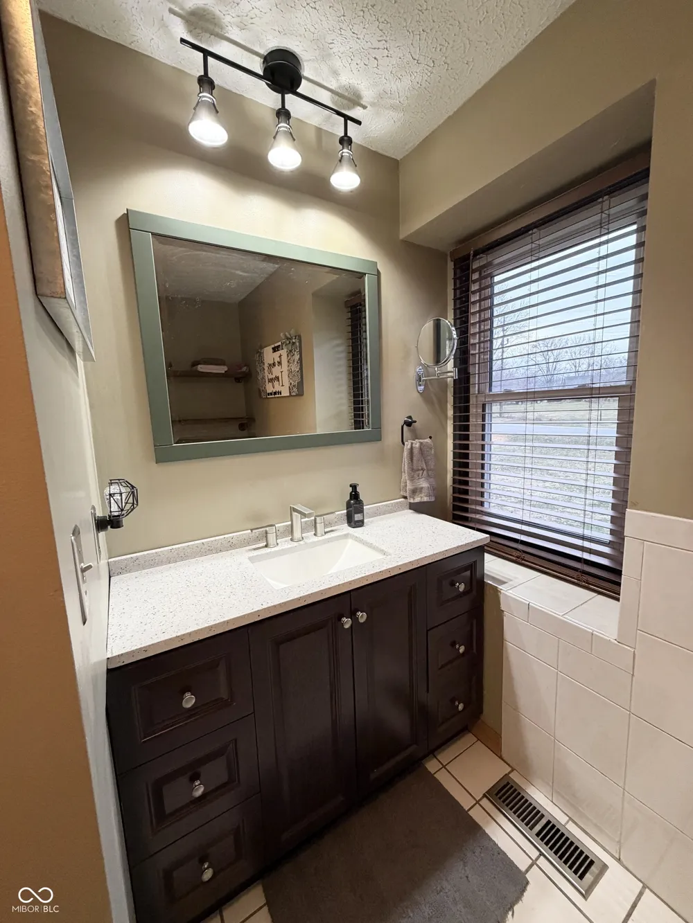 825 W Krislynn Woods Avenue West Terre Haute, IN 47885