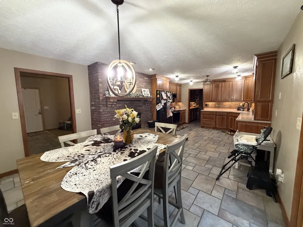 825 W Krislynn Woods Avenue West Terre Haute, IN 47885