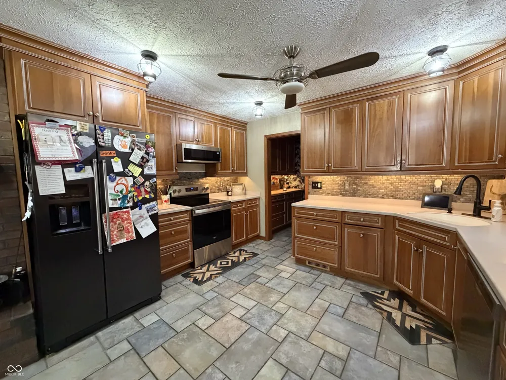 825 W Krislynn Woods Avenue West Terre Haute, IN 47885