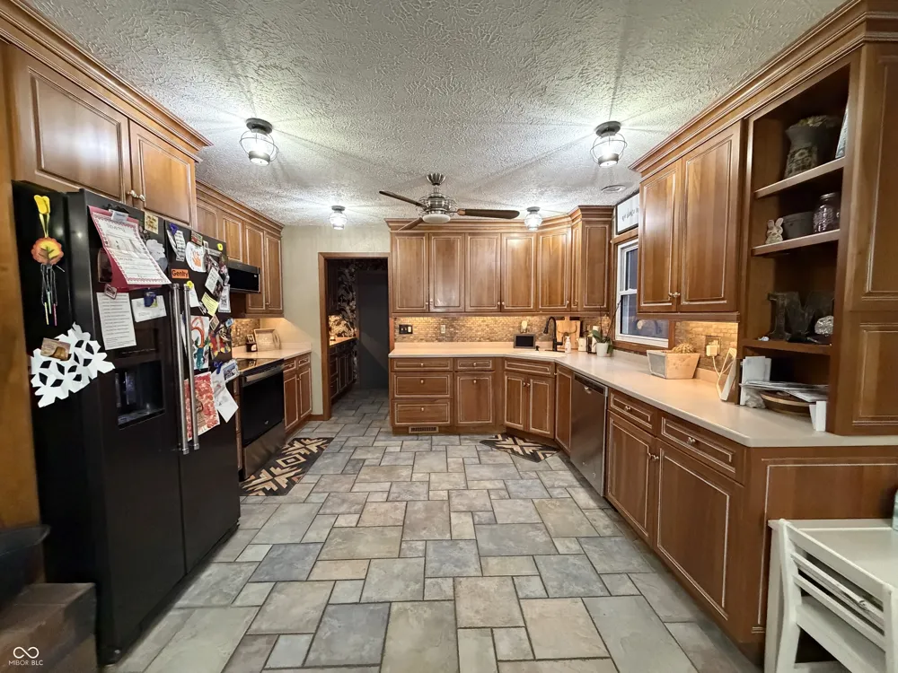 825 W Krislynn Woods Avenue West Terre Haute, IN 47885