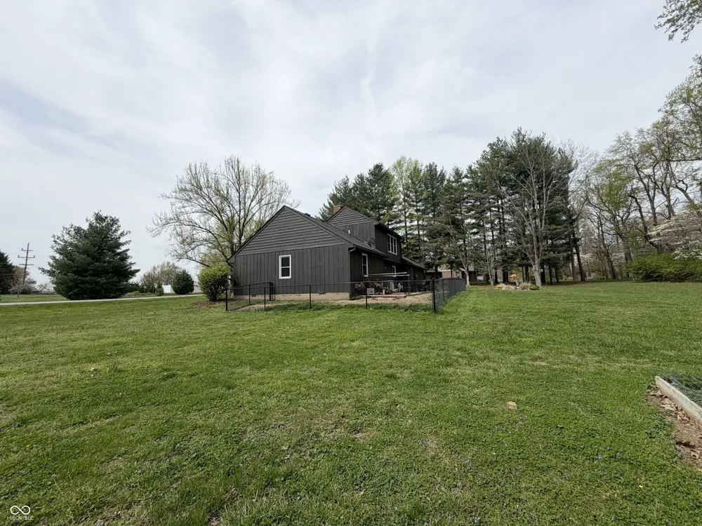 825 W Krislynn Woods Avenue West Terre Haute, IN 47885