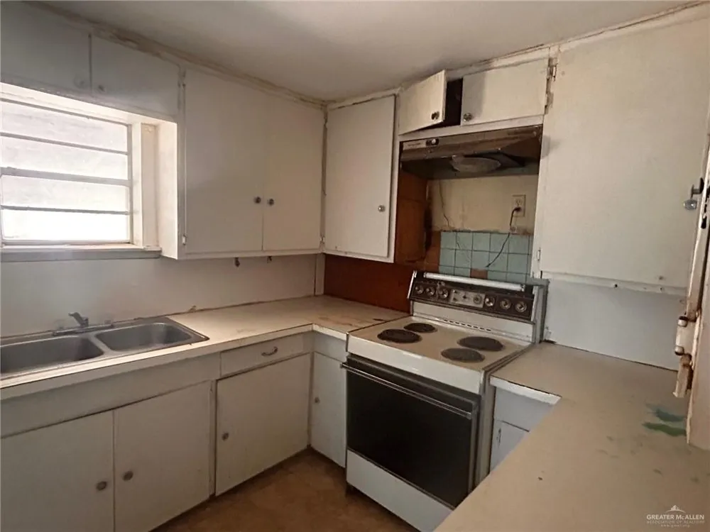 30034 Couch Street Hargill, TX 78549