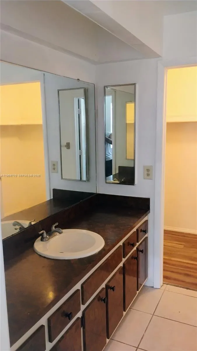 1404 SE 19TH St. Cape Coral, FL 33990