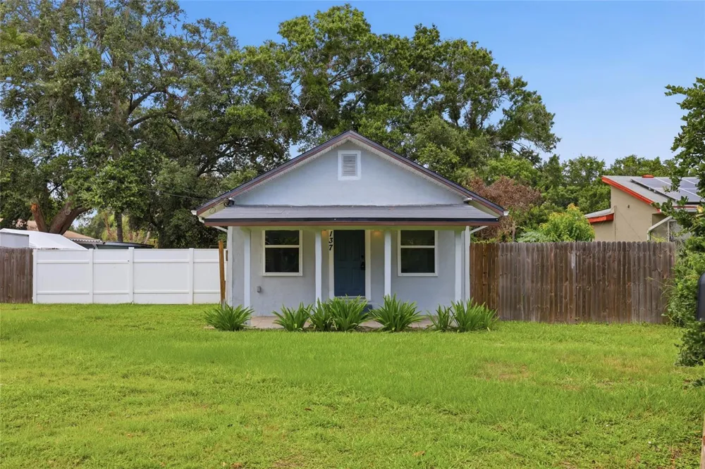 1137 SHAWNEE DRIVE