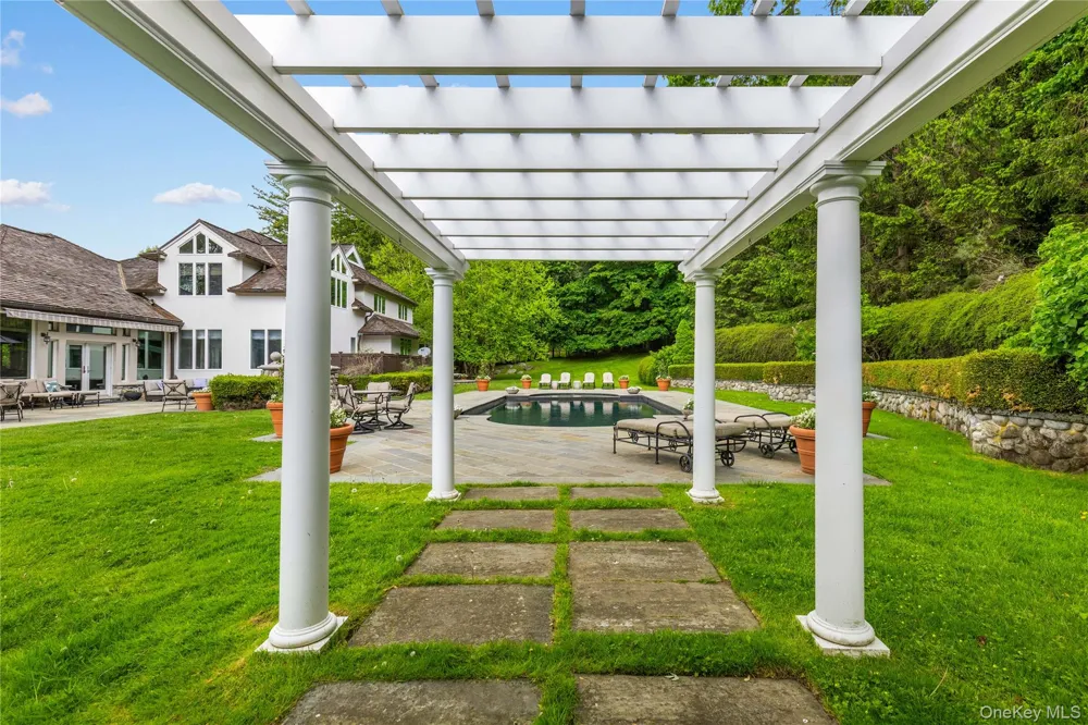 150 Old Farm Road Chappaqua, NY 10514