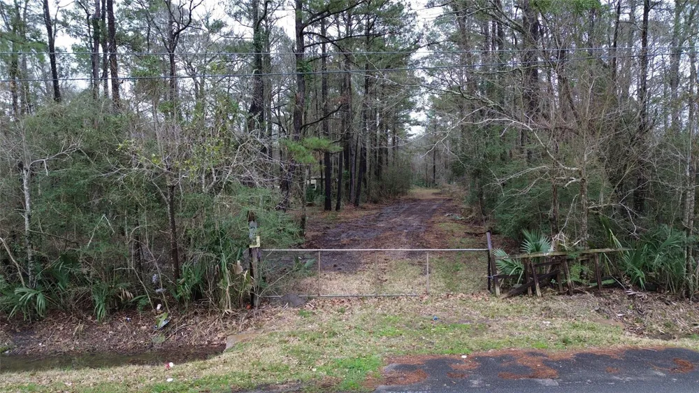 La Due Lane Crosby, TX 77532