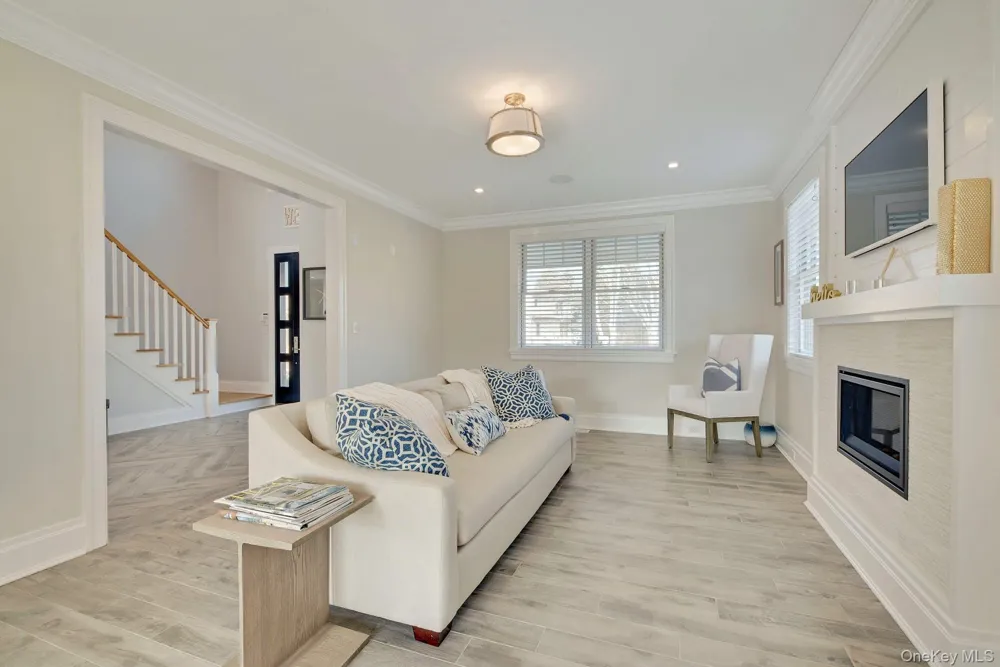 165 Marine Place Greenport, NY 11944