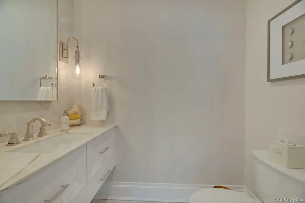 165 Marine Place Greenport, NY 11944
