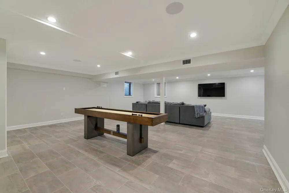 165 Marine Place Greenport, NY 11944