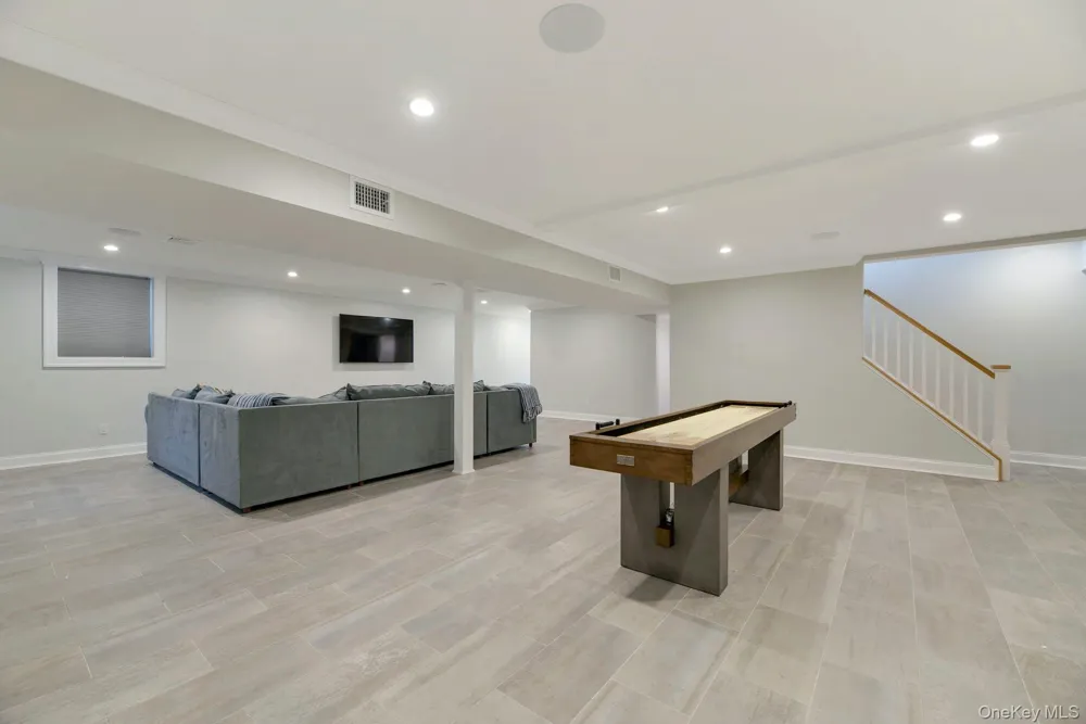 165 Marine Place Greenport, NY 11944
