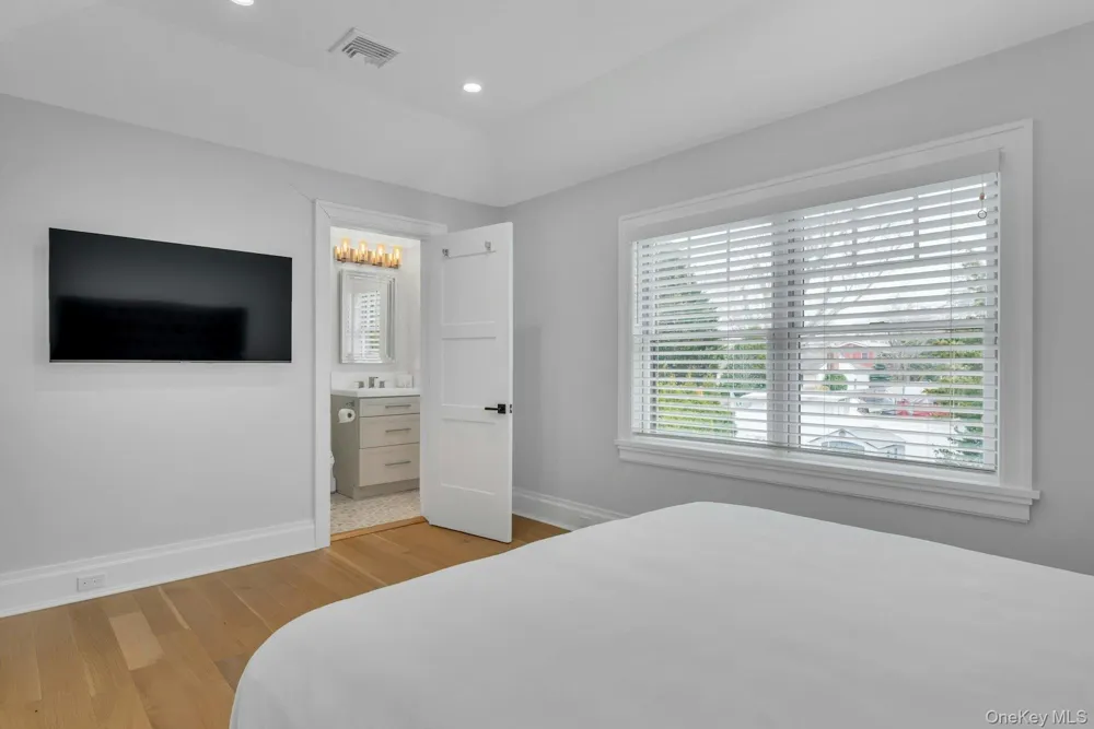 165 Marine Place Greenport, NY 11944