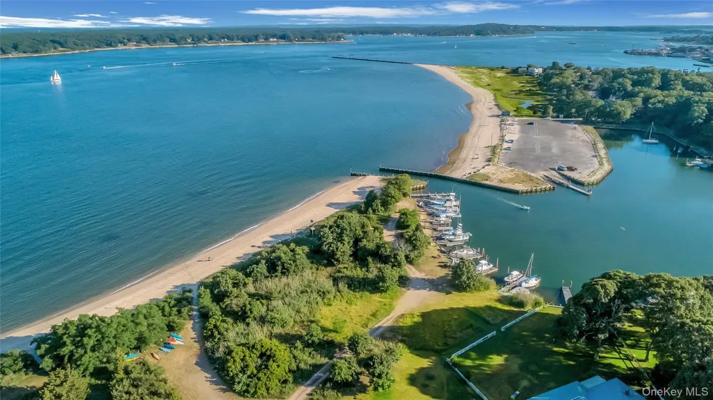 165 Marine Place Greenport, NY 11944