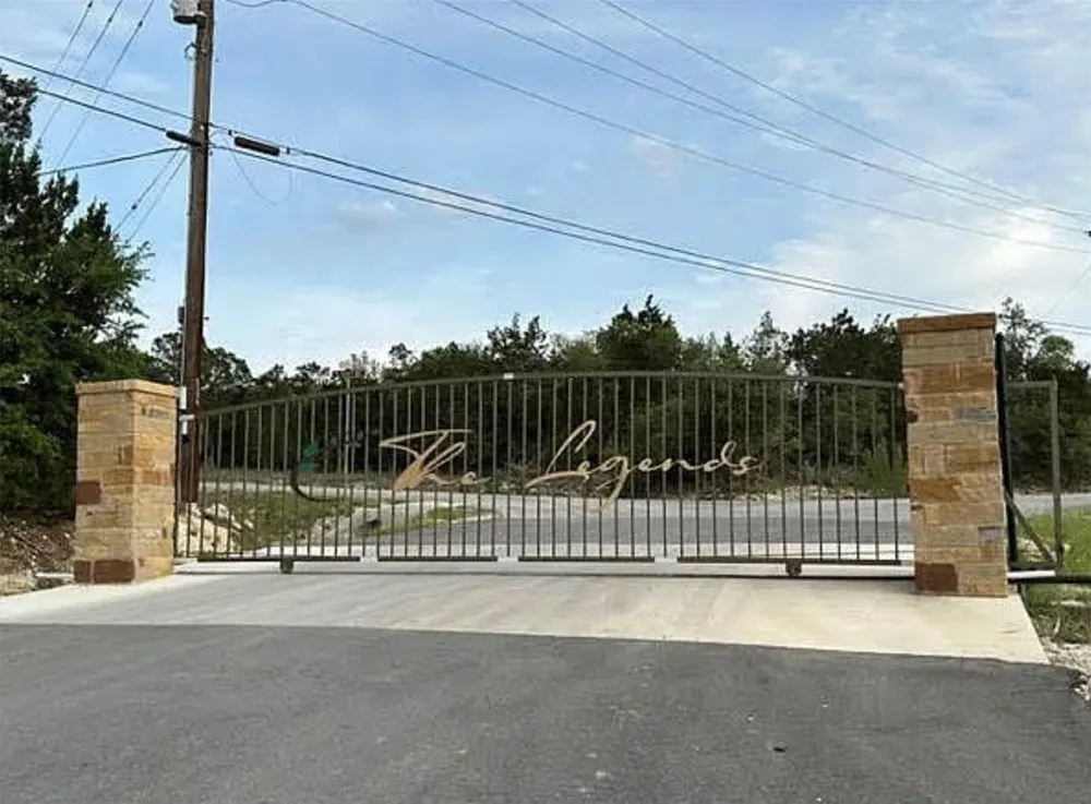 248 Kellog Fischer, TX 78623
