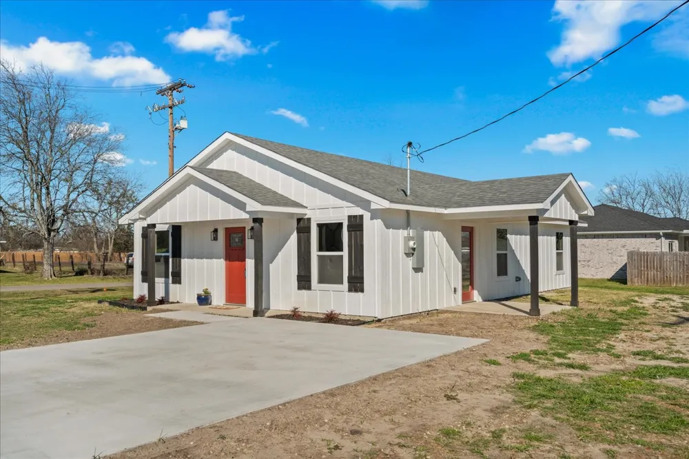 200 Gladys Street Lone Oak, TX 75453