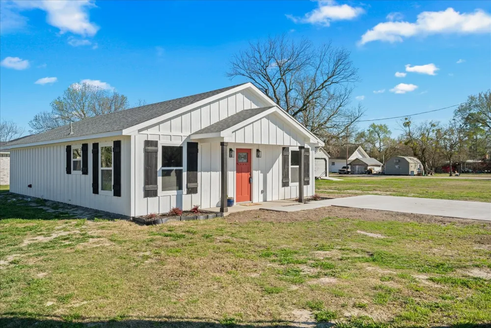 200 Gladys Street Lone Oak, TX 75453