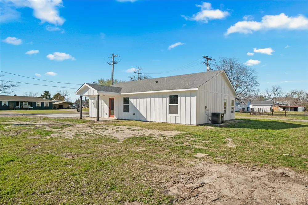 200 Gladys Street Lone Oak, TX 75453