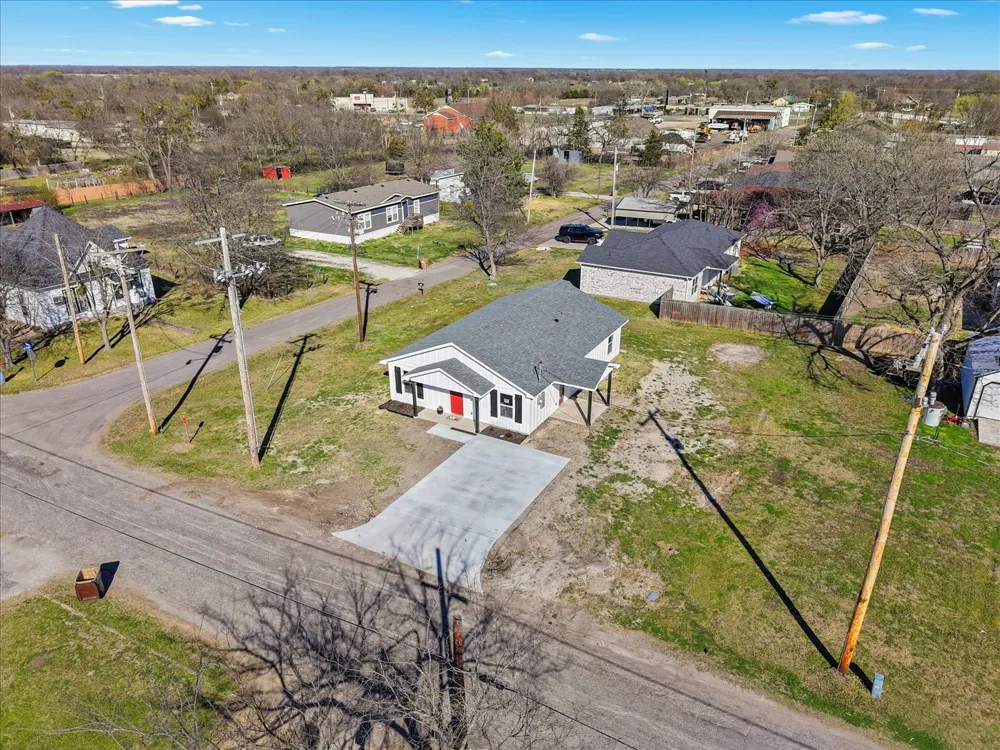 200 Gladys Street Lone Oak, TX 75453