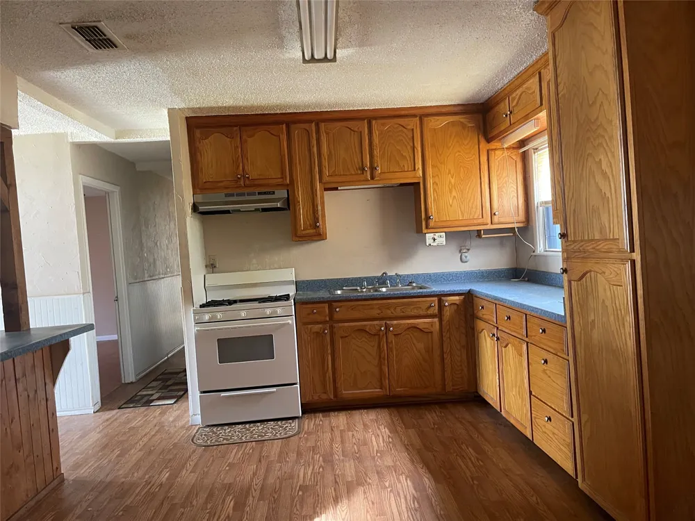 406 S Austin Street Wolfe City, TX 75496