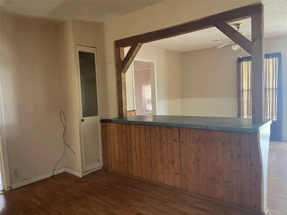 406 S Austin Street Wolfe City, TX 75496