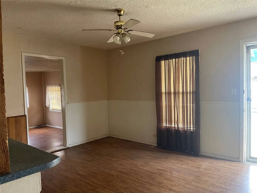 406 S Austin Street Wolfe City, TX 75496