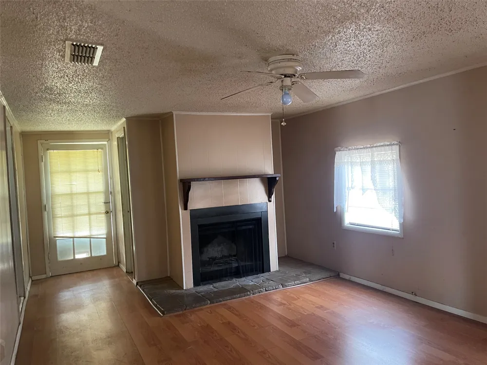 406 S Austin Street Wolfe City, TX 75496