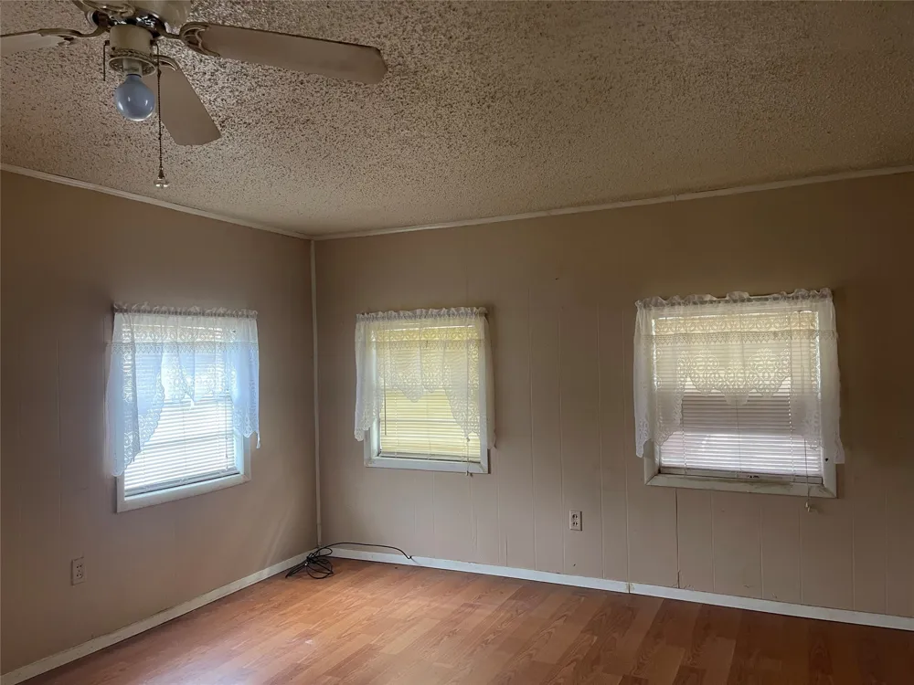 406 S Austin Street Wolfe City, TX 75496