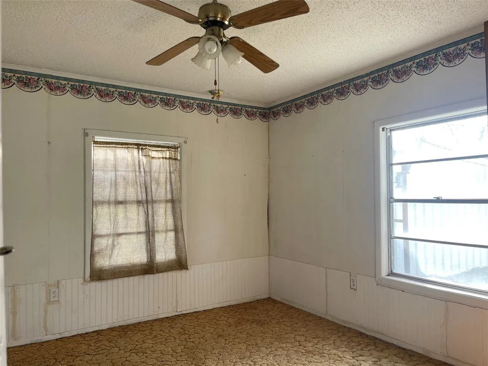 406 S Austin Street Wolfe City, TX 75496
