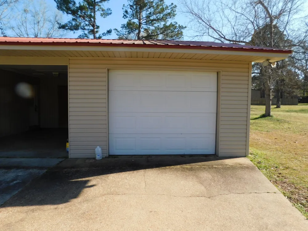 214 Springhill Airport Loop Springhill, LA 71075