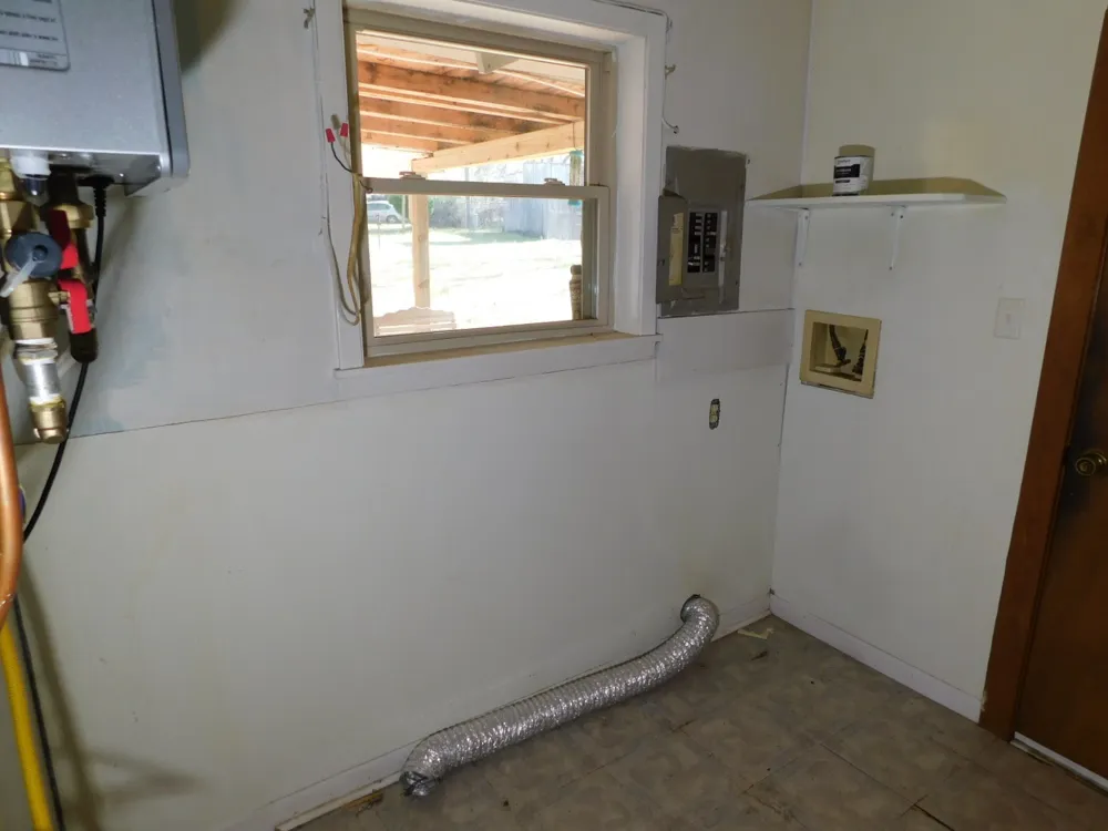 214 Springhill Airport Loop Springhill, LA 71075