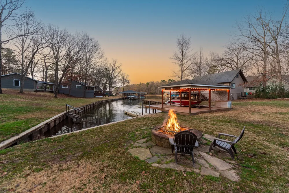 233 E El Dorado Drive Scroggins, TX 75480