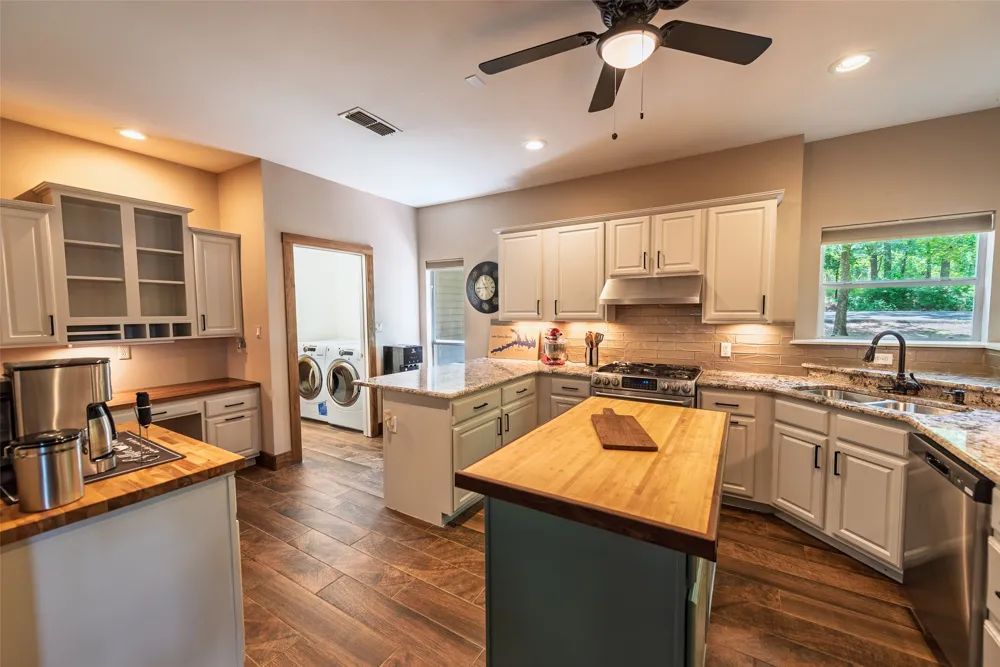 233 E El Dorado Drive Scroggins, TX 75480