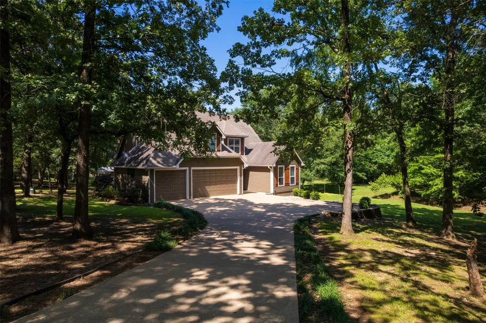 233 E El Dorado Drive Scroggins, TX 75480