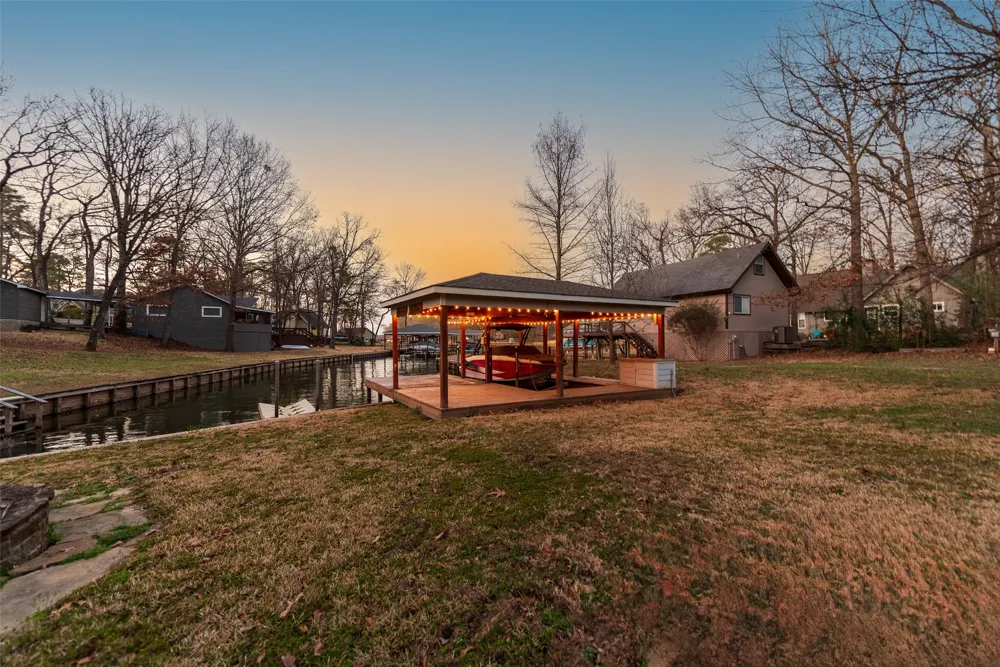 233 E El Dorado Drive Scroggins, TX 75480