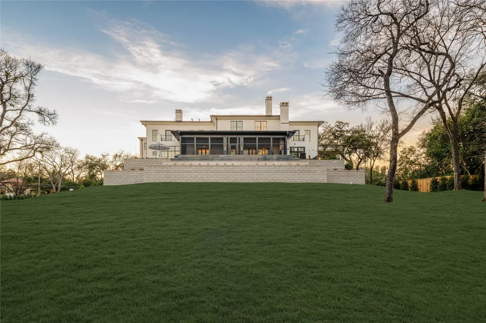 10010 Strait Lane Dallas, TX 75229