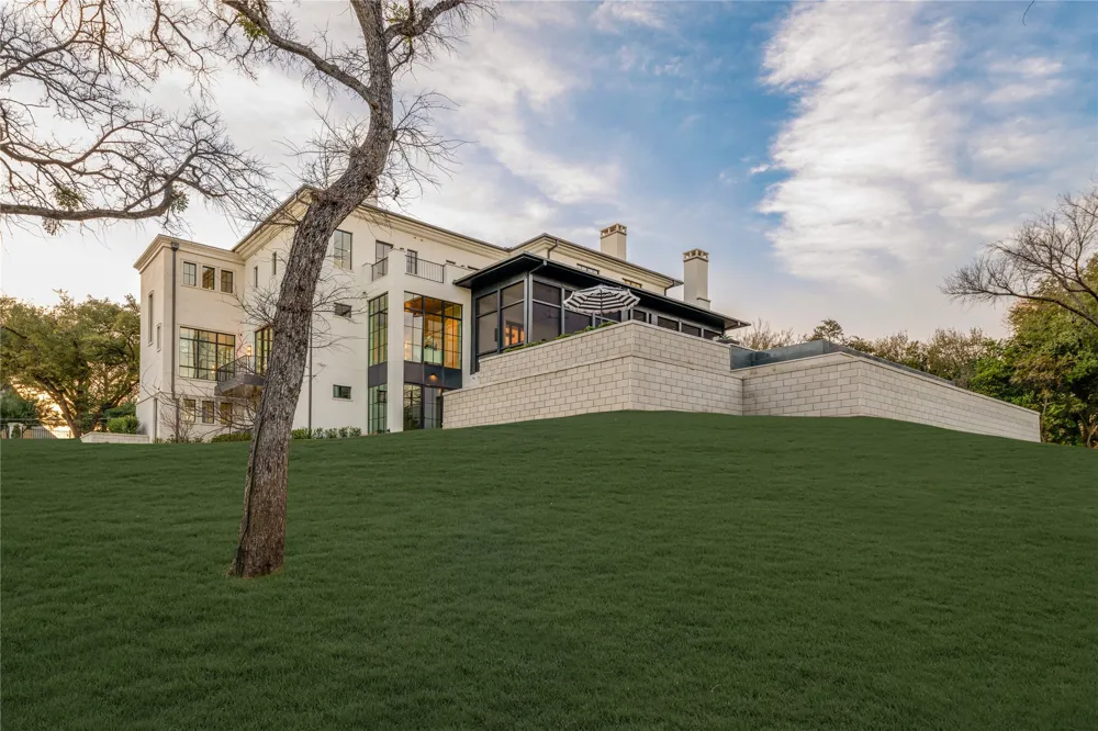 10010 Strait Lane Dallas, TX 75229