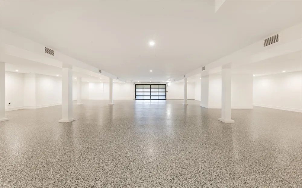 10010 Strait Lane Dallas, TX 75229