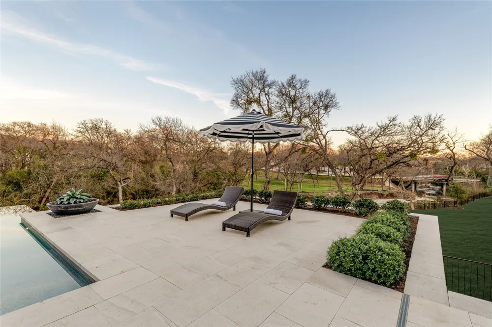 10010 Strait Lane Dallas, TX 75229