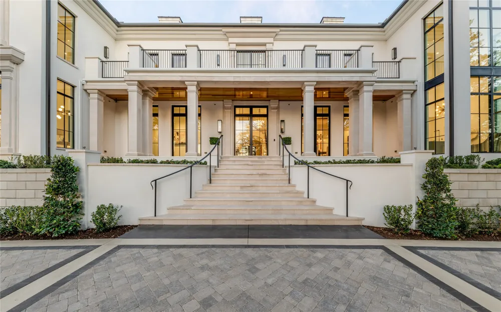 10010 Strait Lane Dallas, TX 75229