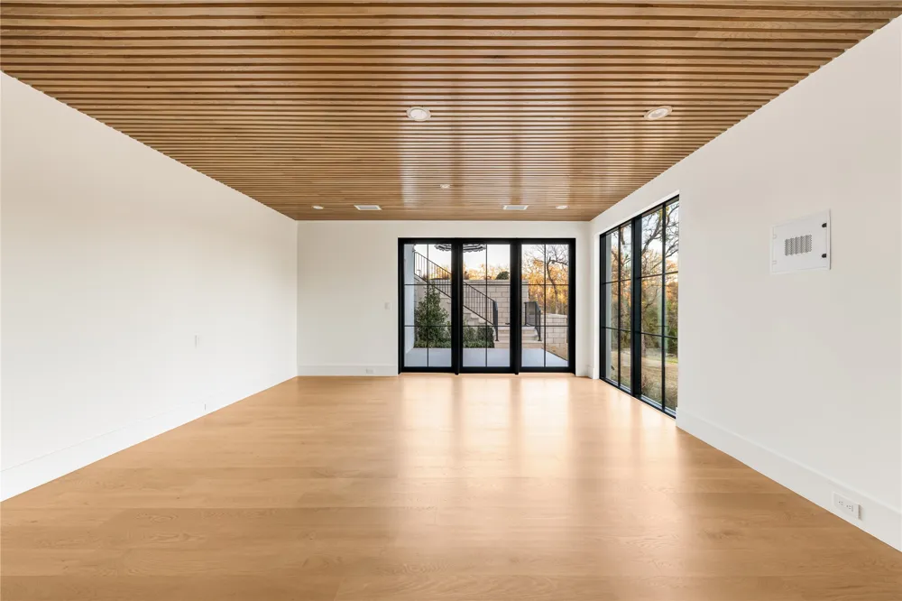 10010 Strait Lane Dallas, TX 75229