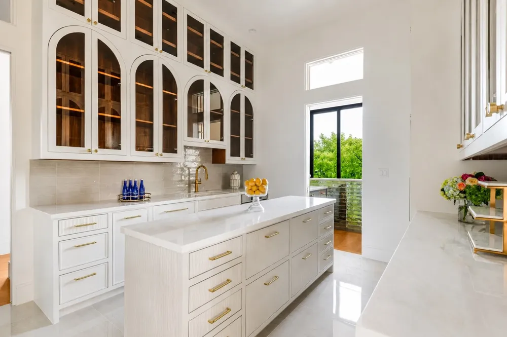 10010 Strait Lane Dallas, TX 75229