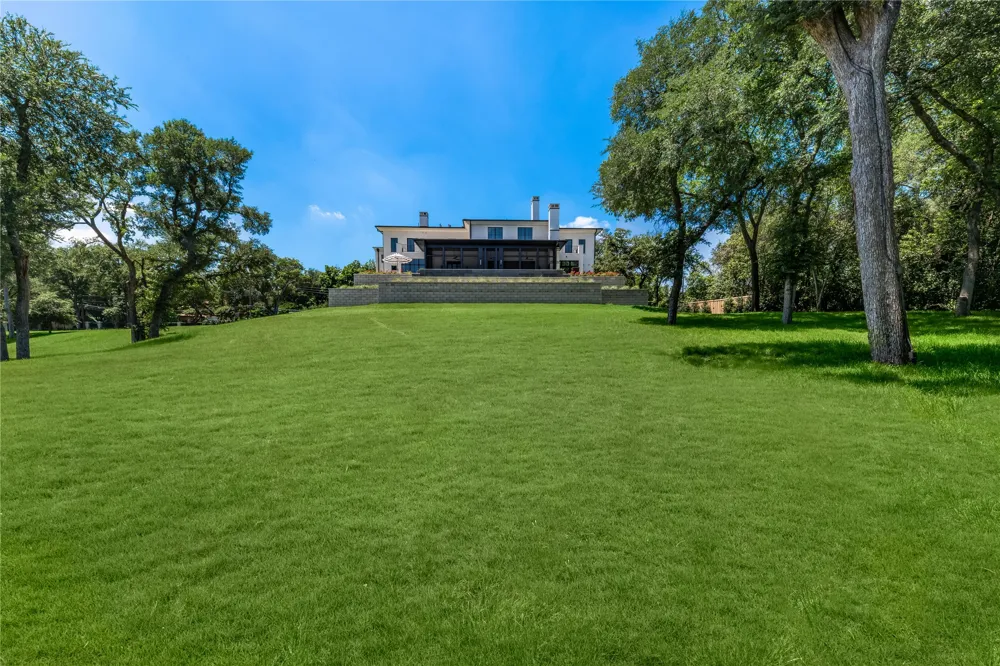 10010 Strait Lane Dallas, TX 75229