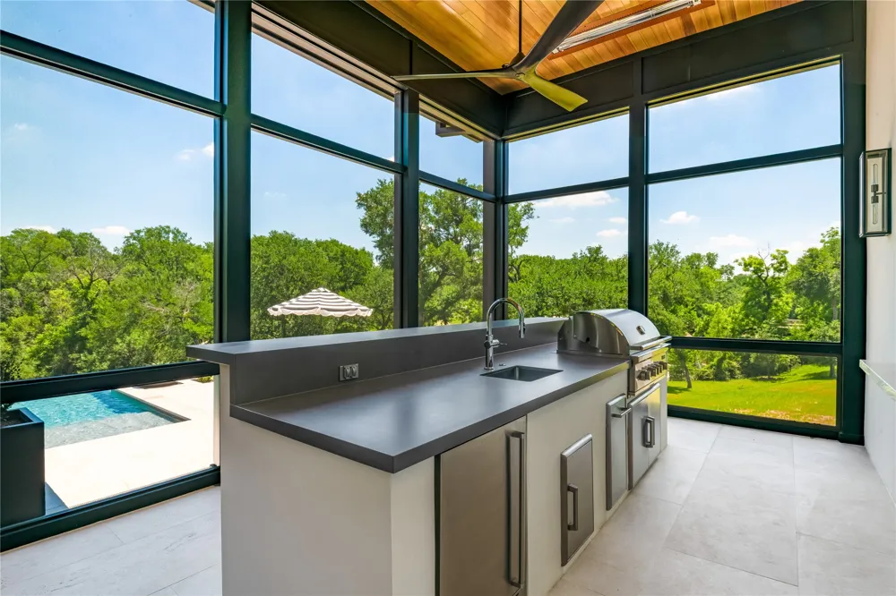 10010 Strait Lane Dallas, TX 75229